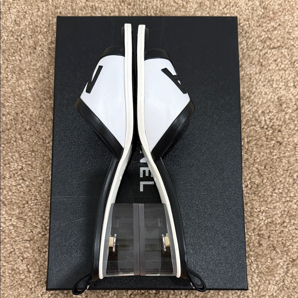 Chanel Iconic Logo Slides 37.5 Black White Leather With Box Authentic - Picture 7 of 12